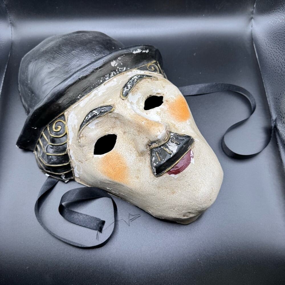 Il Paese dei Balorchi Charlie Chapman Venice Italy Venetian Carnevale Mask